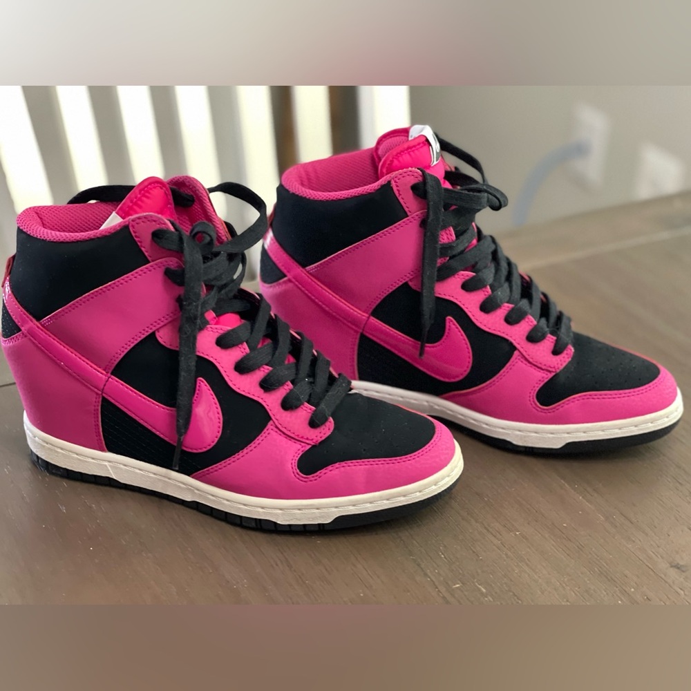 Nike wedge sneakers size 9